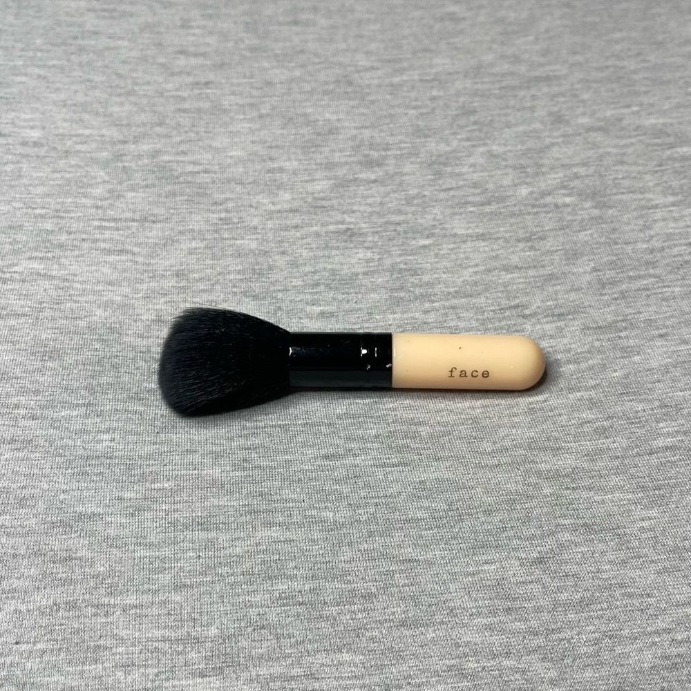 Rae Dunn 4.5” Inch Travel Face Makeup Brush